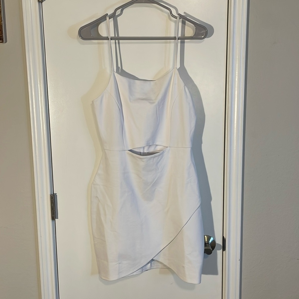 White Cutout Socialite Mini Dress Size: M